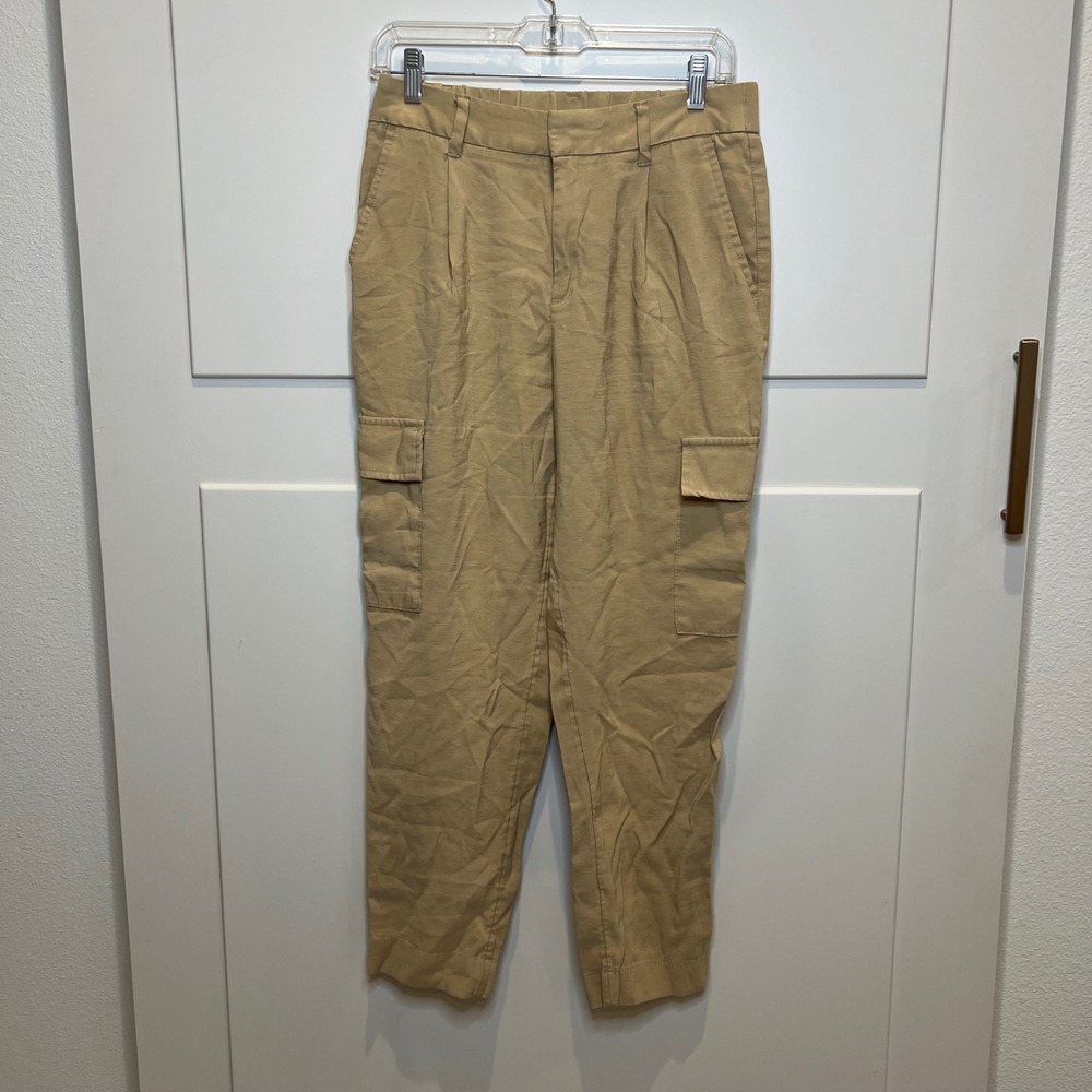 A New Day Women's Khaki‎ Crop Cargo Pants Pleated Front Relaxed Fit Size 6